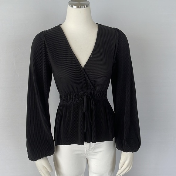 NWT Abercrombie and Fitch Black Top X Small - Picture 3 of 11